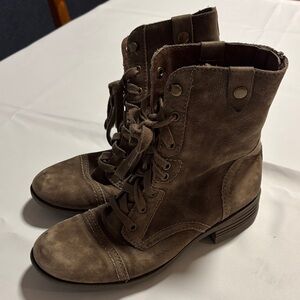 Stylish Brown Lace-Up Boots for Women